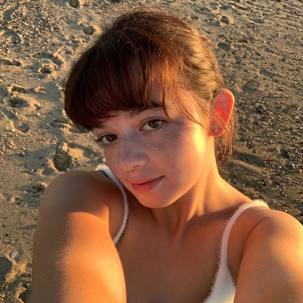 Meet your Posher, Emily